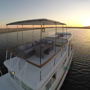 Barco Casa Botel