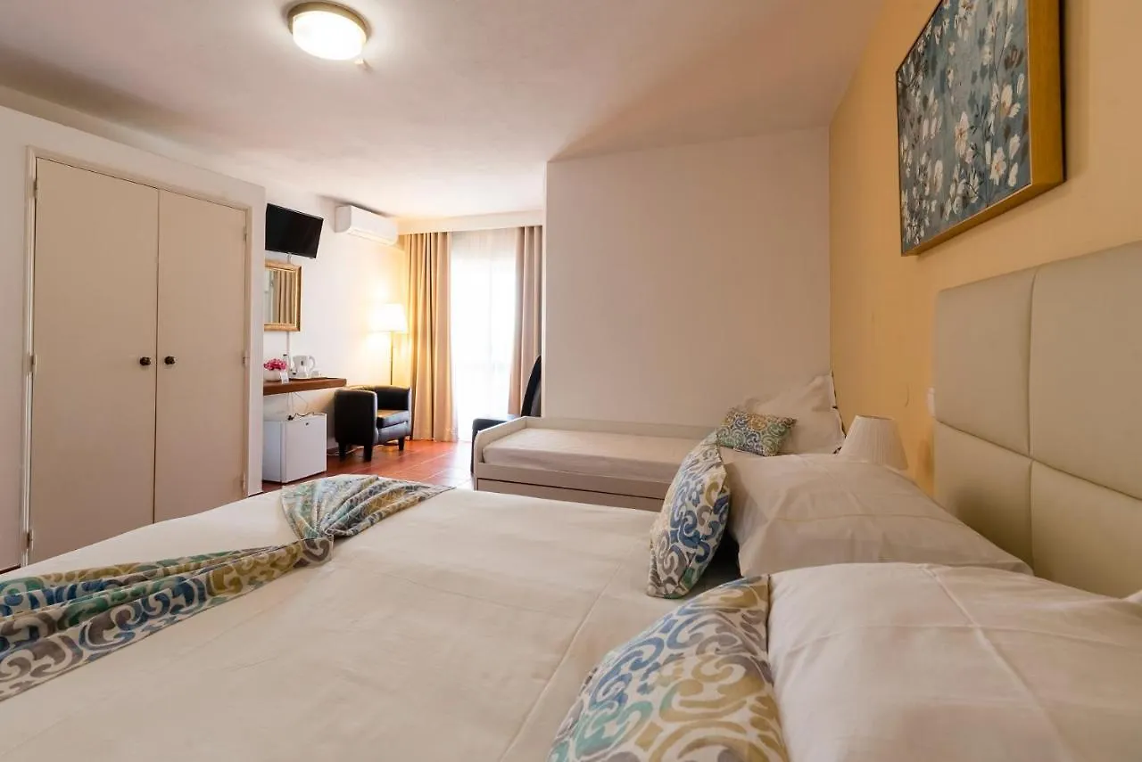 Manta Guest Bed and Breakfast Manta Rota 3*,
